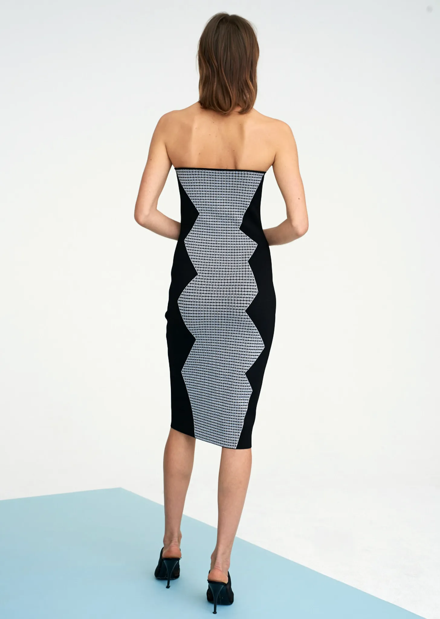 Clarita - Strapless Pencil Dress with Zig Zag Design